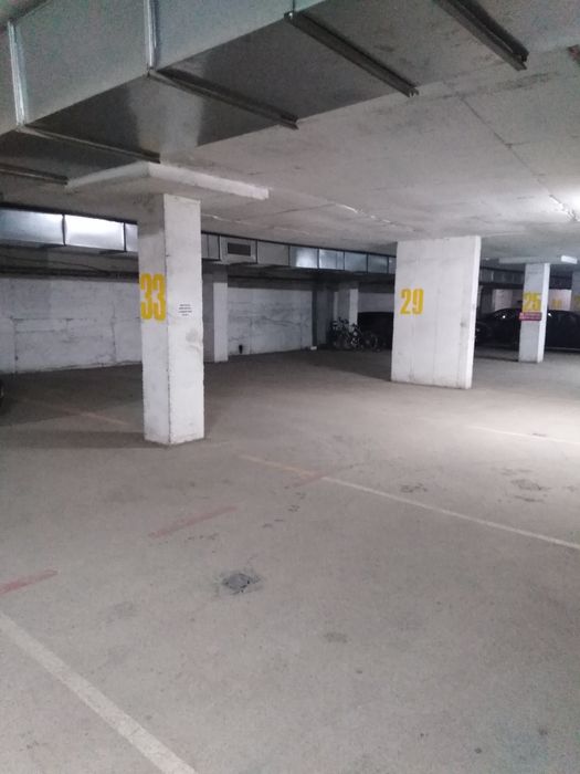 Давам под наем Паркоместа в подземния Паркинг в к-с  "ГРАДИНА"