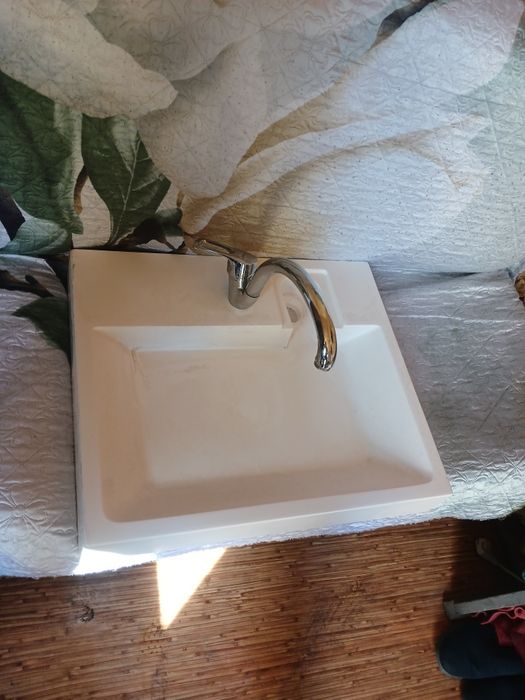 Продам умывальник под стрелку