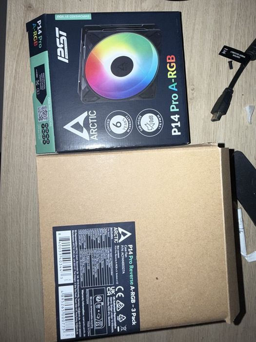 Vand set 3x Arctic P14 Pro Reverse + 1 P14 Pro fan A-RGB