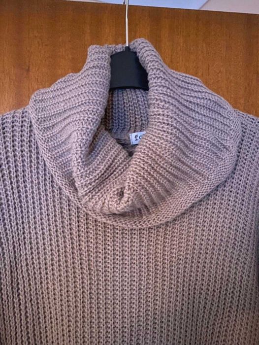 Pullover pe gat de dama nou, culoare bej, marime universala