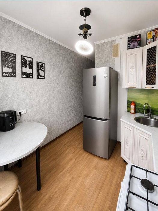 Продам 1ком кв Автопарк