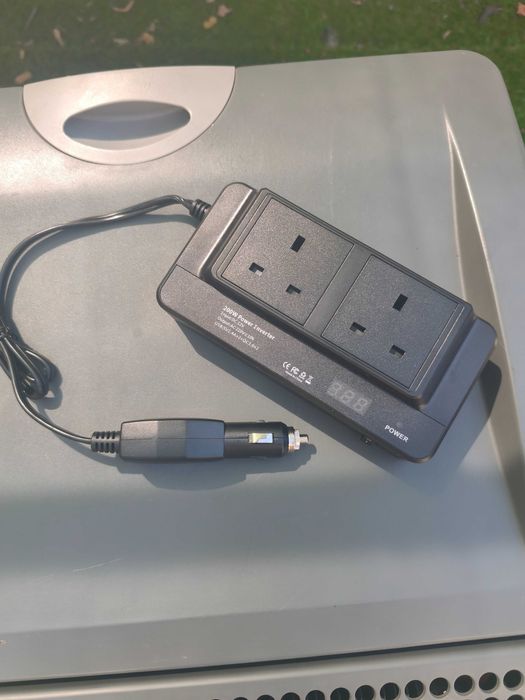 Хладилна кутия 40л +инвертор 200w