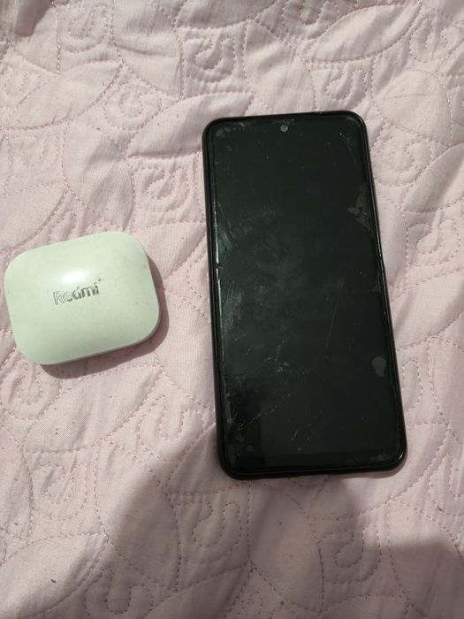 Продам телефон редми 10с вместе оригинальным наушником