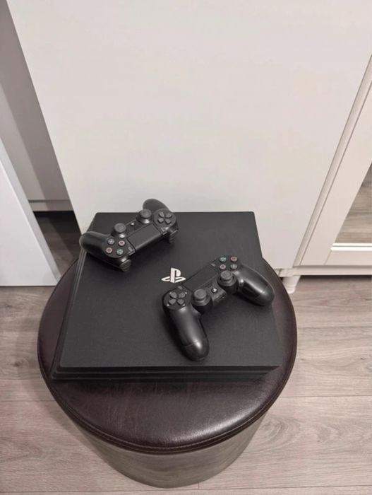 PS4 PRO 4k hdr 1tb
