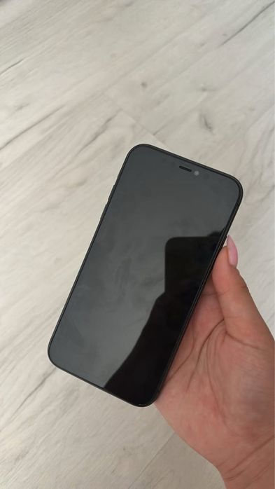 Iphone 11 в хорошем состояние