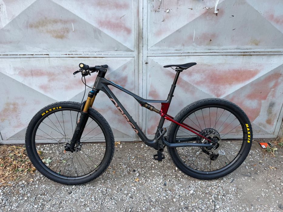 Orbea oiz m pro team 2025