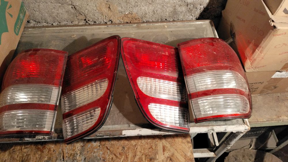 Продам задние фонари LandCruiser