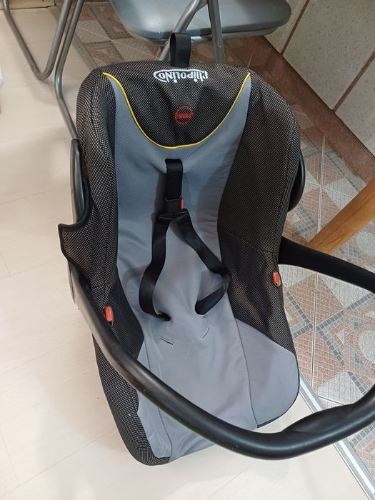 CHIPOLINO Детско столче като ново ,за кола и ръчно