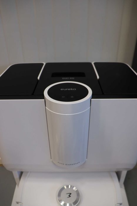 Самоизпразваща робот прахосмукачка Eureka J20 ULTRA,8000Pa,моп, сушене