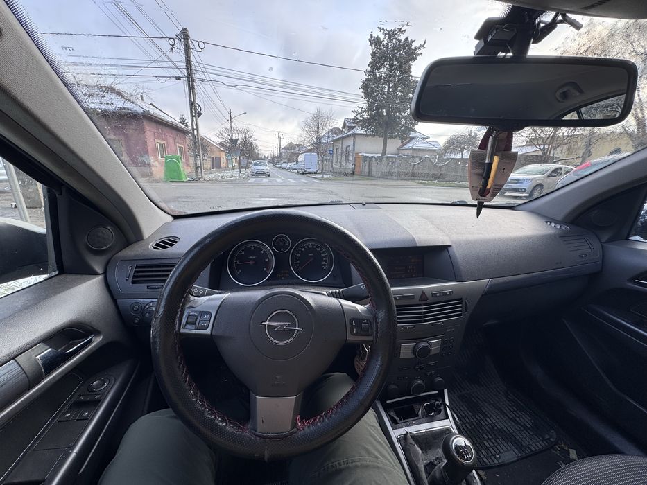 Opel Astra H , necesită reparatii