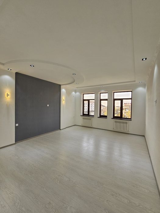 Kvartira 4 xonali Islom Karimov ko'chasidan sotiladi