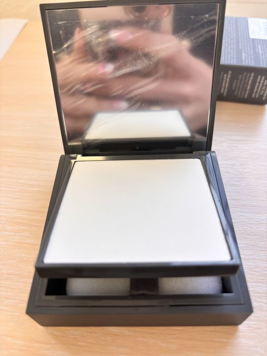 Фон дьо тен и пудра