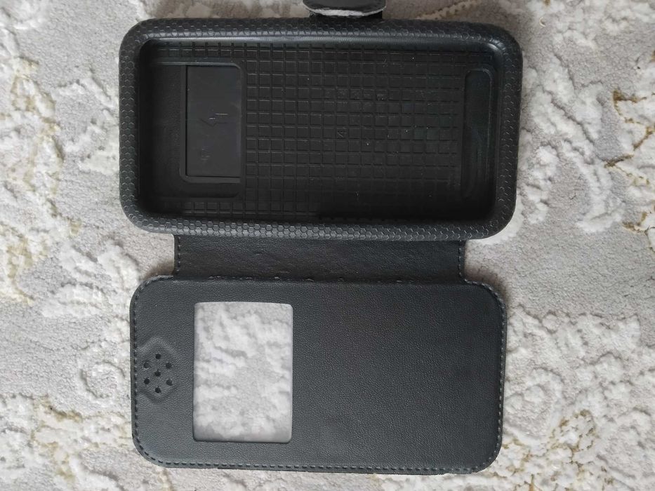 Универсальный чехол на смартфоны старого типа