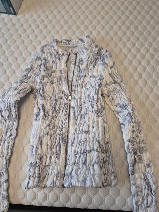 Geaca Guess de dama  subtire de primavara marimea M