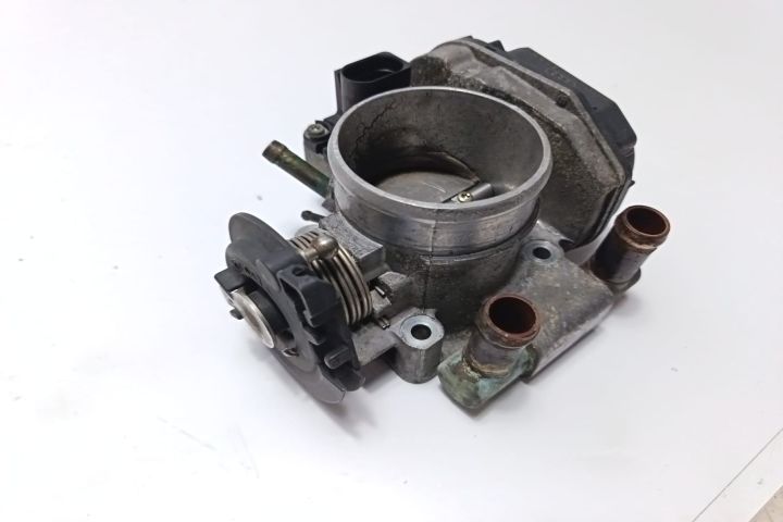 Clapeta acceleratie 058133063 Audi A4 B5