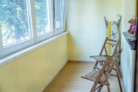 Нощувки - The Lindens 1BR Cozy Apartment with Free Parking