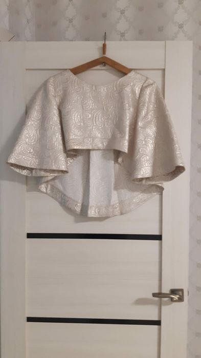 Шикарное платье с накидкой