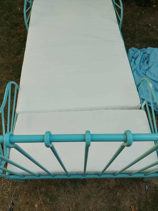 Детско креватче с матрак и подматрачна Ширина 85 см. Дължината 1.70см.