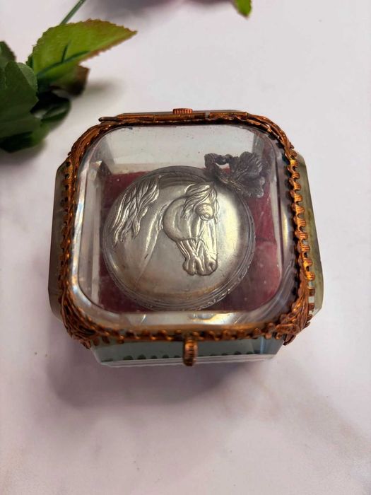 Casetă de bijuterii de tip "Vitrine"