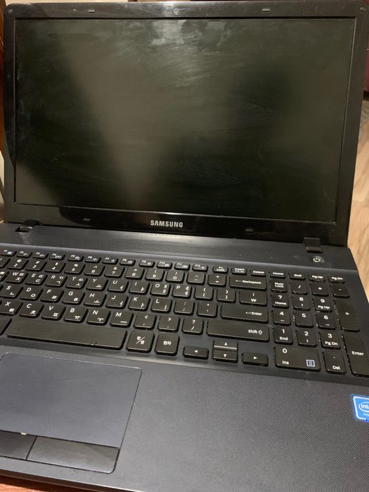 Ноутбук Самсунг продам бу без виндовс