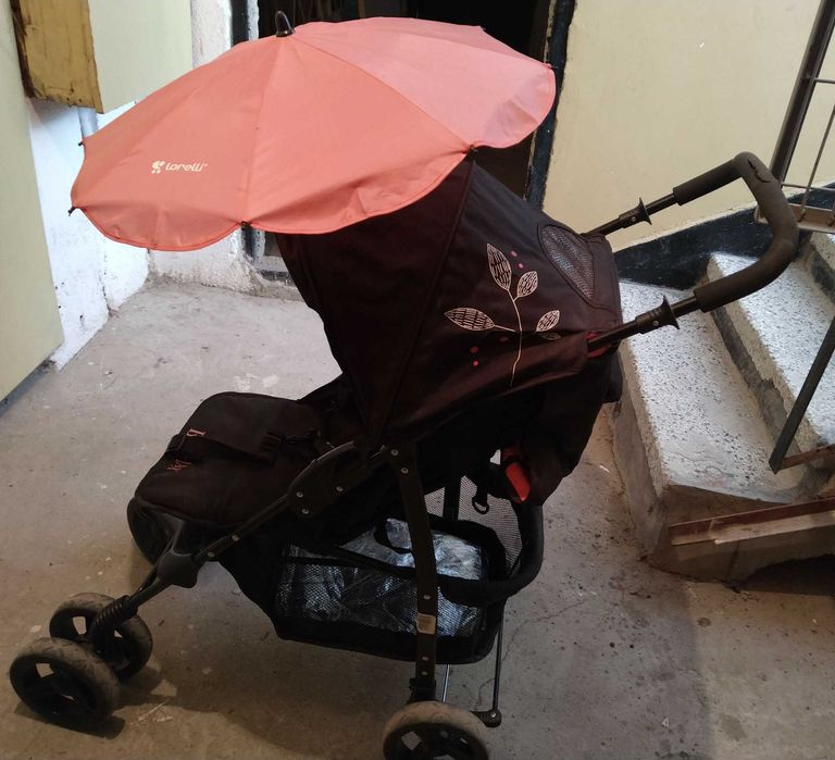 Продавам детска количка