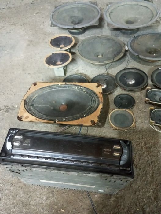 Продам динамики и магнитолу