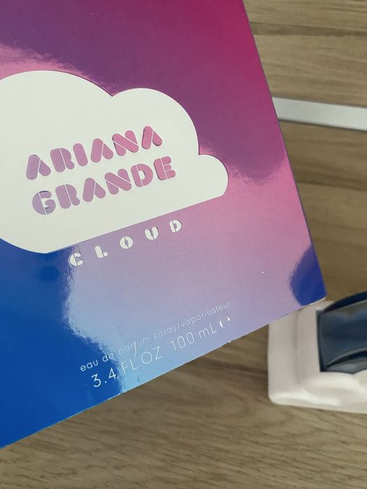 Парфюм шише Ariana Grande