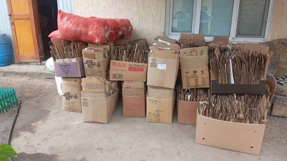 Картон , пакет , пластиковые ящики  приём!