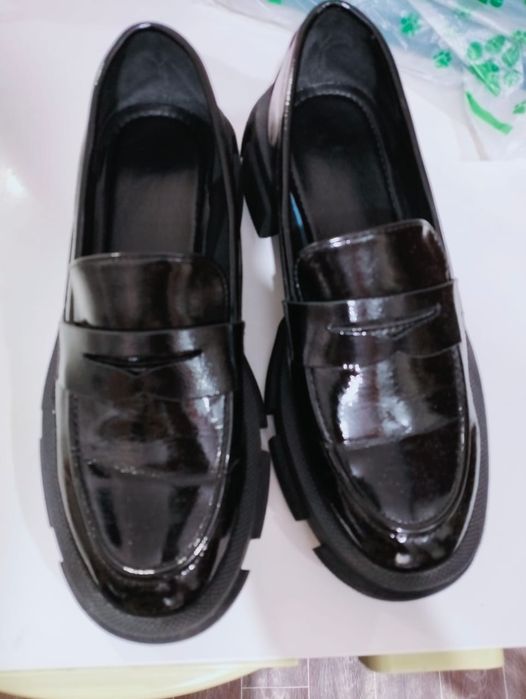 Продаю  отличные лоферы