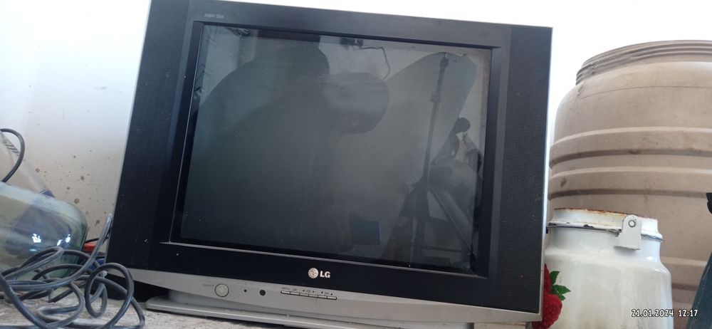 продам телевизор