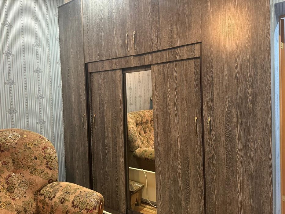 продам большой шкаф