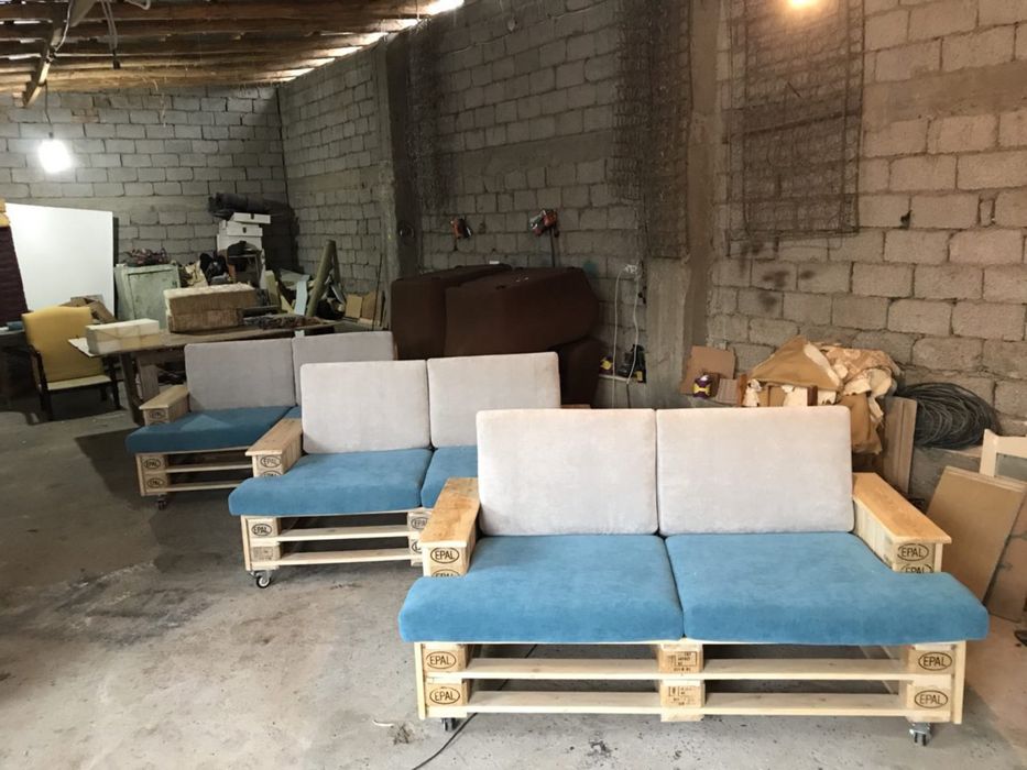 Перетяжка и реставрация мягкой мебели Диваны / кресла / стулья