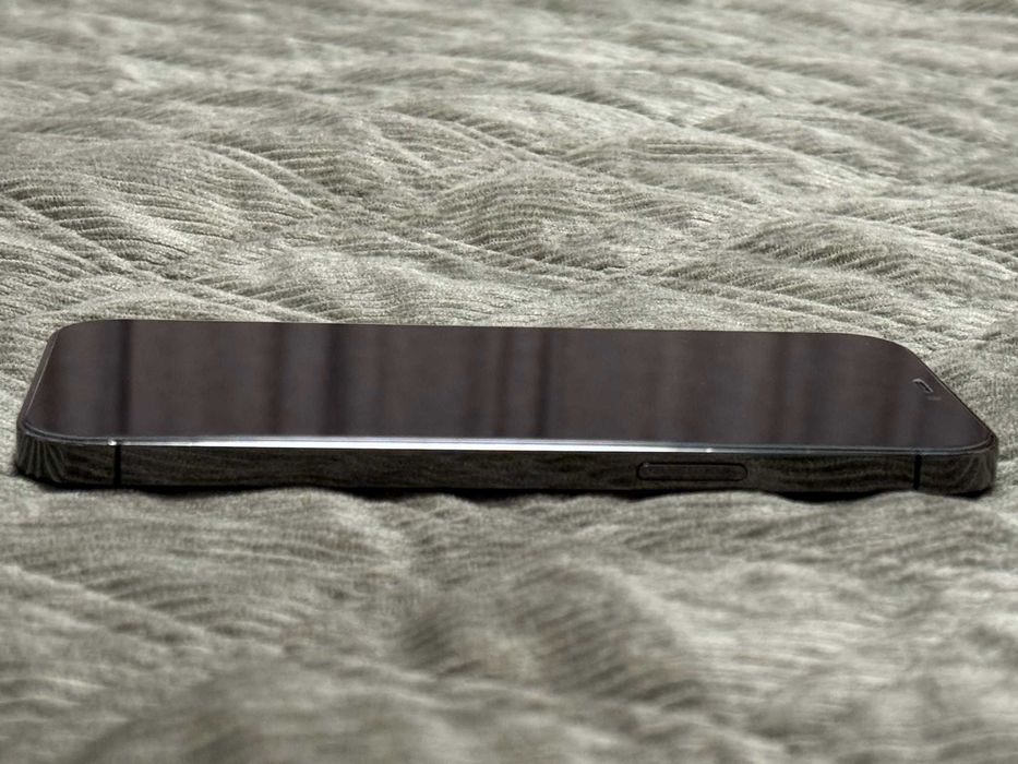 iPhone 12 Pro Max 128gb с протектори и калъфи