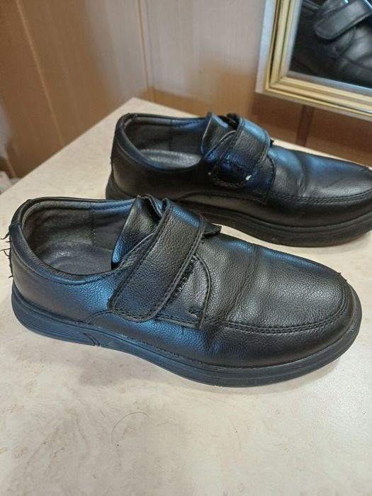 Продам туфли для мальчиков