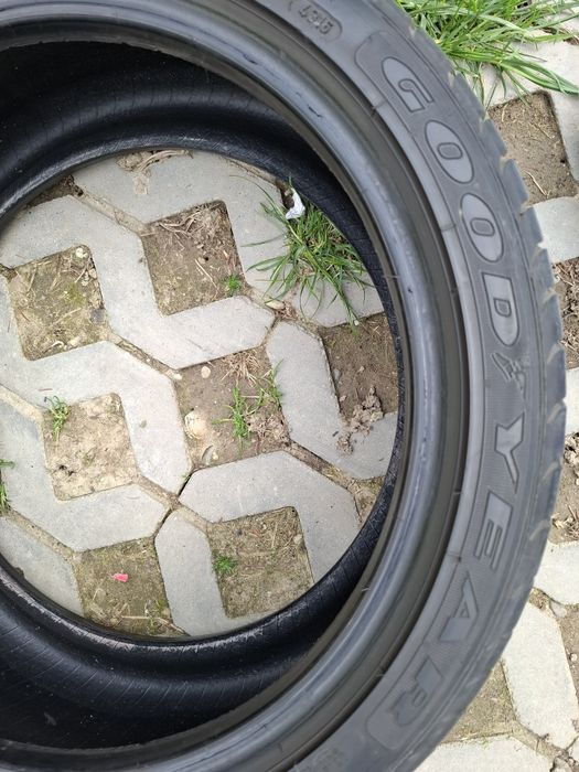 Anvelopa vara Goodyear 215 40 17