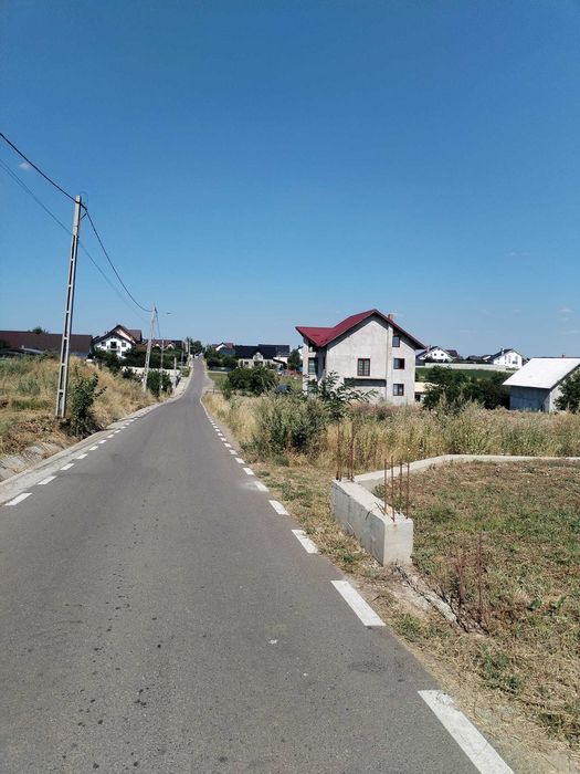 Vand teren în Moara situat excelent, str. Tinoasa
