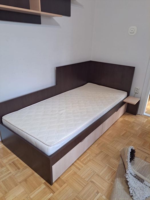 Pat de o persoana 90 x 200 cm