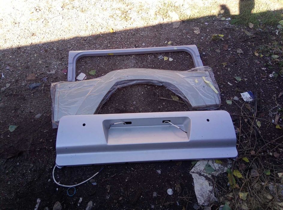 Брони,прозорци,тенти и пластмаси за кемпери и каравани