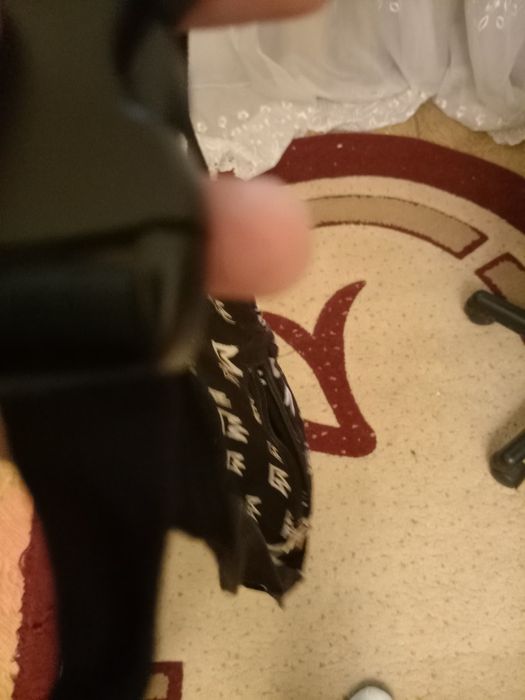 Borsetă neagră cu alb