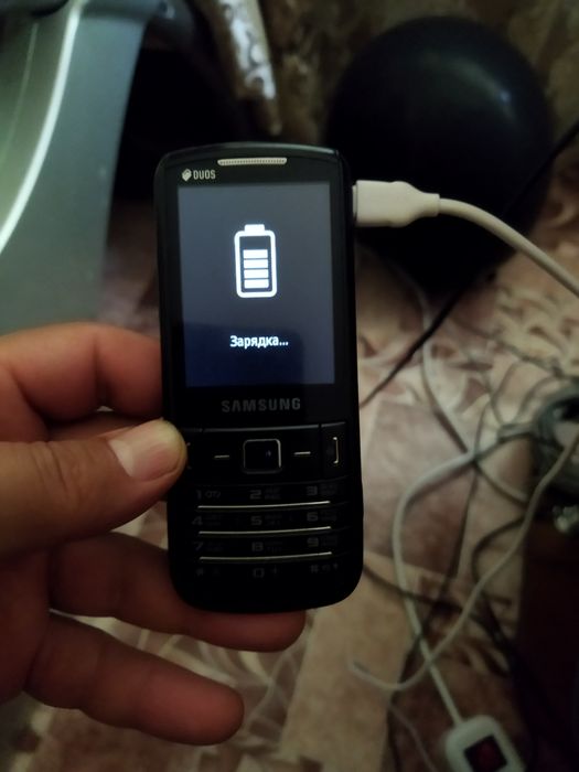 Продам телефон Самсунг