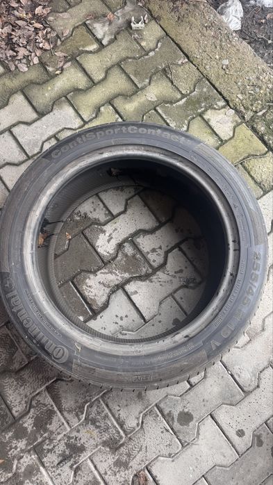 Продам Комплект пошрышки 255 45 R19