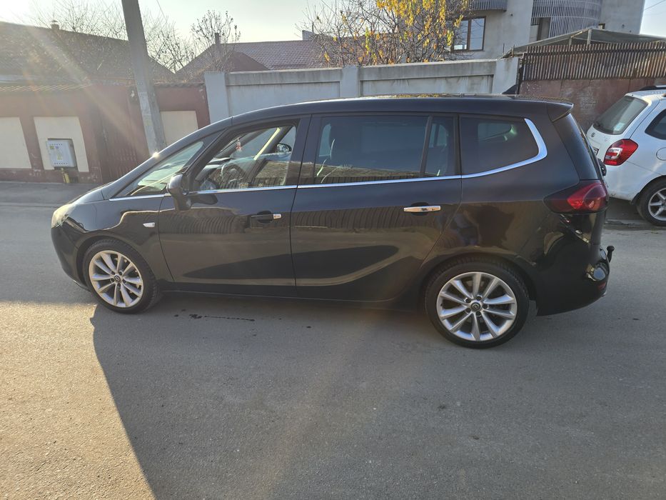 Opel Zafira C...