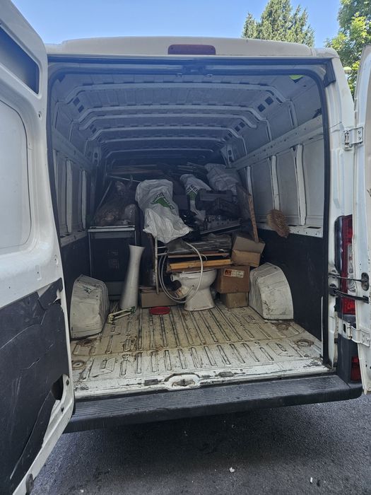 Debarasari apartamente, mobila veche, moloz