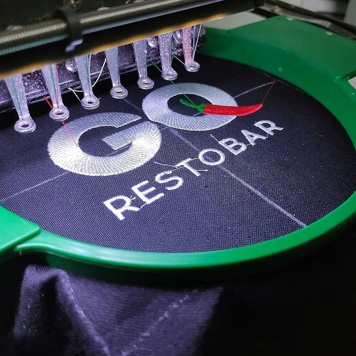 Вышивка логотипа