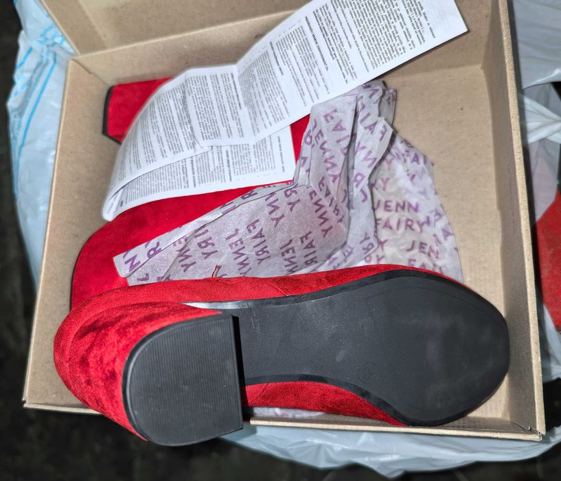 Дамски червени боти