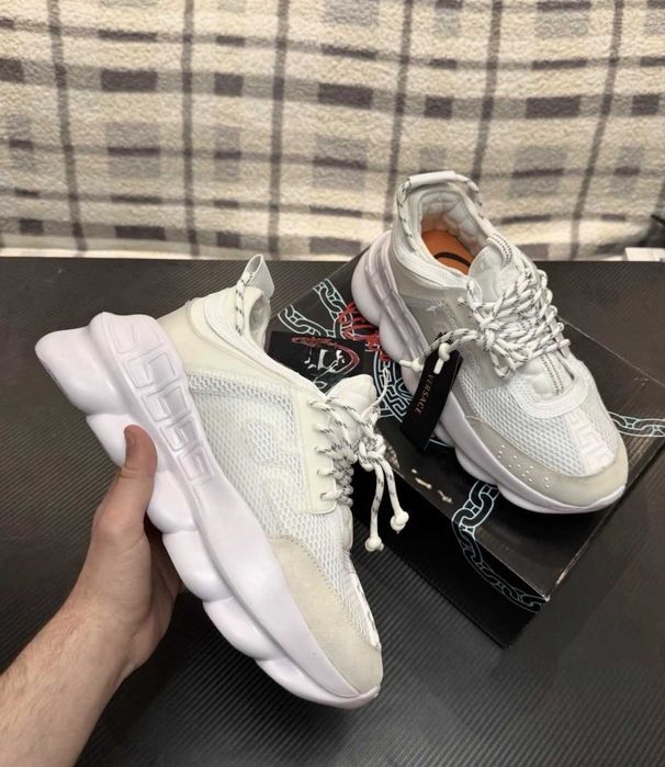 Vand versace chain reaction white cel mai cautat model!!! - toate marimile pe stock