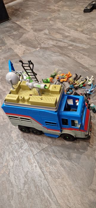 Каравана Ben 10 и герои