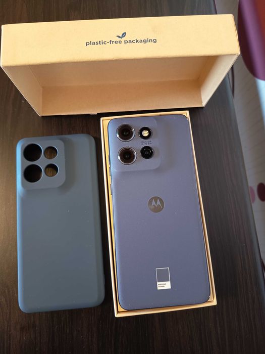 Telefon Motorola edge 50 neo 10 din 10 512 stocare 12 gig Ram.