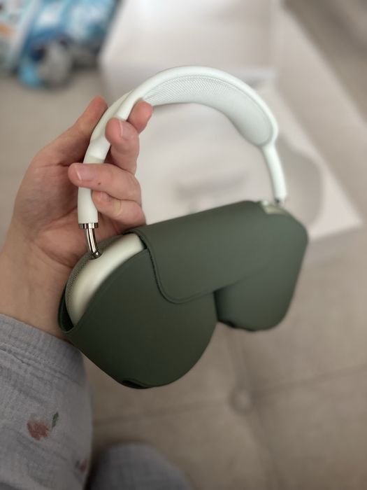 Продам наушники AirPods Max