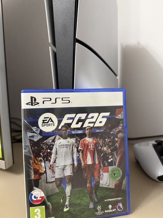 PS5 Digital Edition 825GB + Disc Drive – Ca nou, folosit de maximum 10 ori!